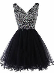 Black V-neck Tulle Beading Crystal Short Homecoming Dress