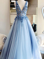 Blue Tulle V-neck Appliques Beading Prom Dress