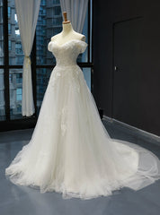 White Tulle Appliques Off the Shoulder Wedding Dress With Beading