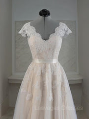 A-Line/Princess V-neck Floor-Length Lace Wedding Dresses With Appliques Lace