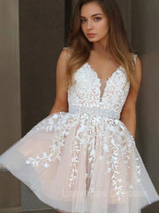 A-Line/Princess V-neck Short/Mini Tulle Homecoming Dresses With Appliques Lace