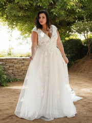 A-Line/Princess V-neck Sweep Train Tulle Wedding Dresses With Appliques Lace